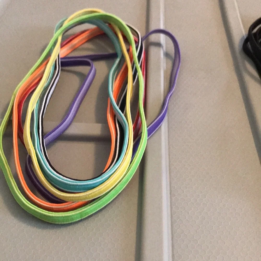 Elastic assorted Headbands - Picture 2 of 3